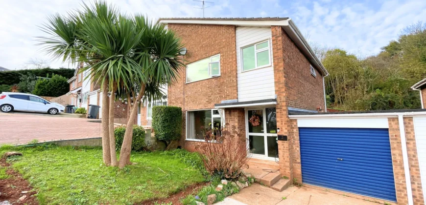 Lancaster Drive, Roselands, Paignton, TQ4 7RP