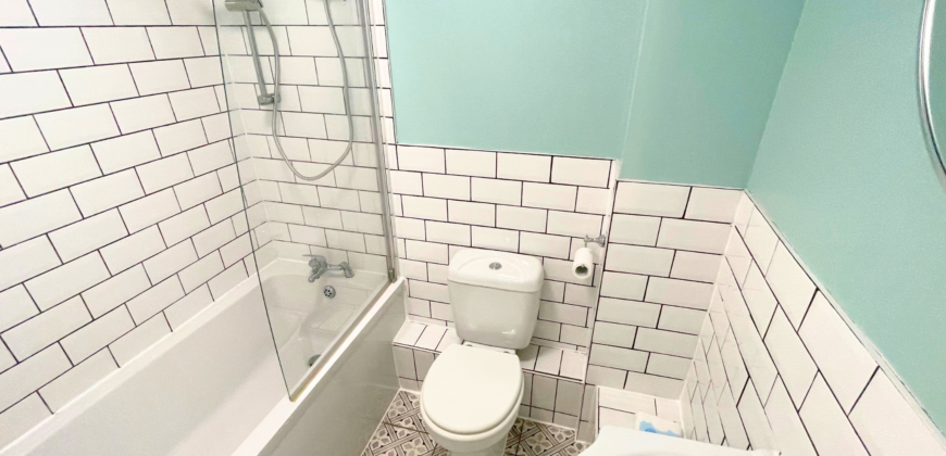Cotehele Drive, Paignton, TQ3 3GN